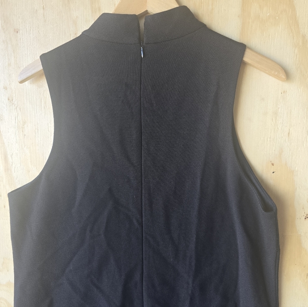 TAHARI Shift Dress Sz 16 Plus Black High Neck Grommets Accents Sleeveless New - Picture 13 of 13